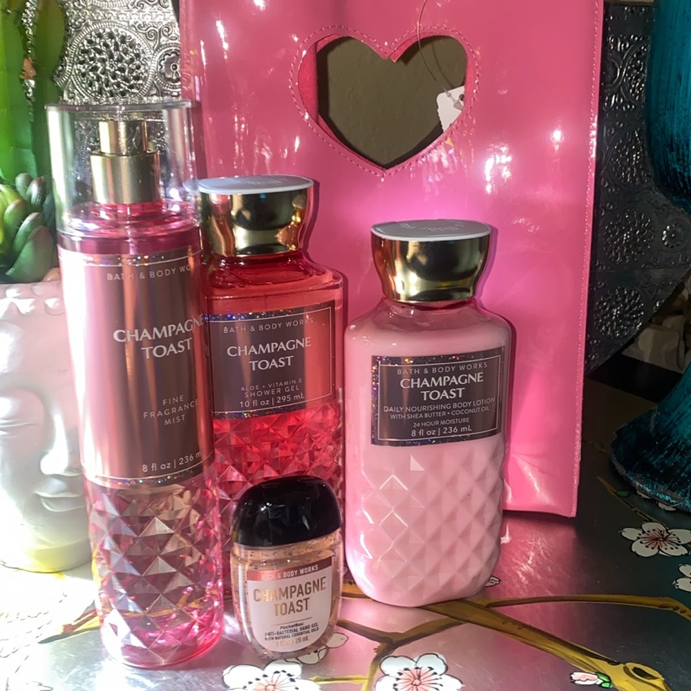 Bath and Bodyworks champagne toast gifts set Combo